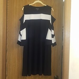 Nina Leonard Dresses - Navy XL Nina Leonard cut out shoulder wing sleeves Nina Leonard Dresses - Navy XL Nina Leonard cut out shoulder wing sleeves